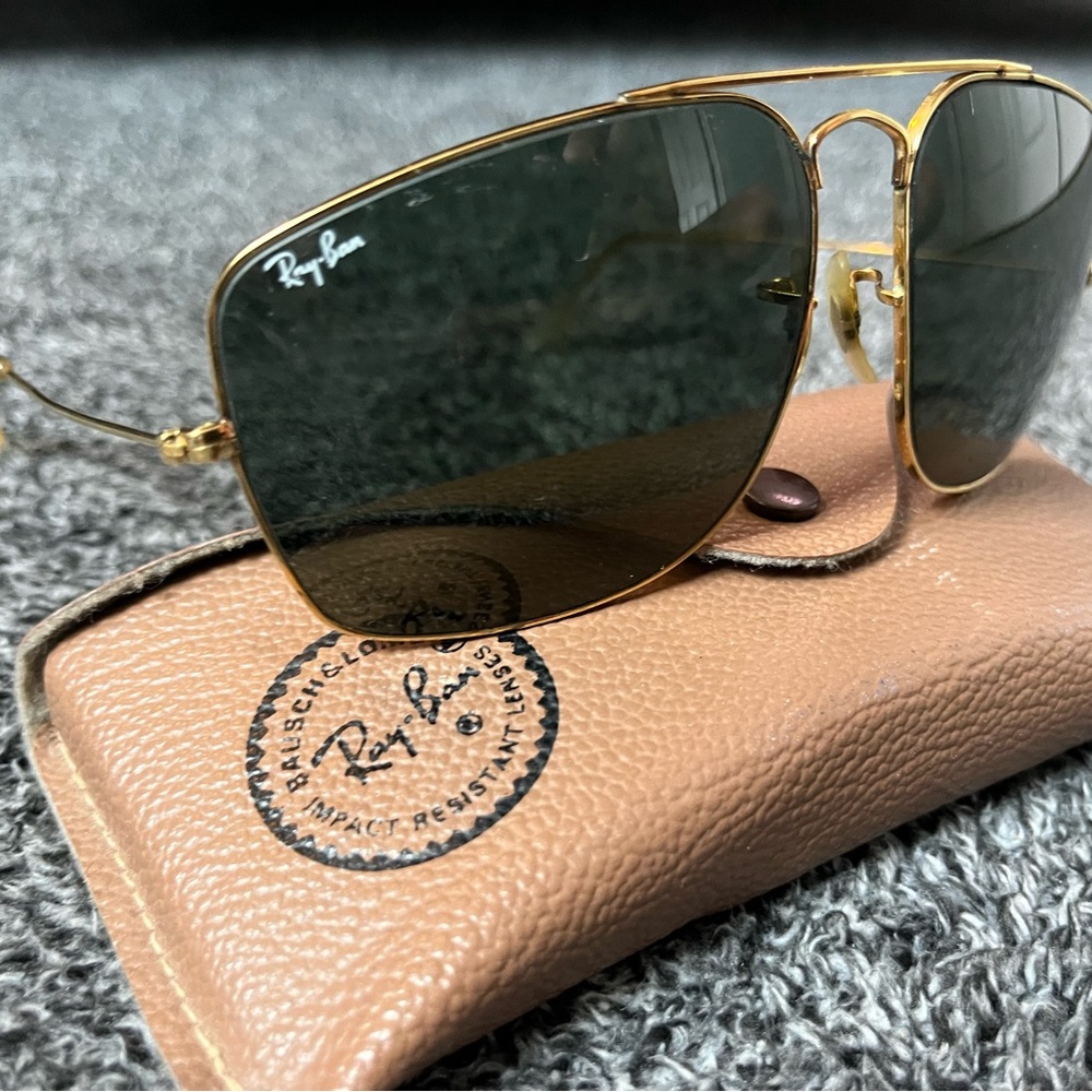 Ray-Ban Gold Frame Sunglasses with Black Lenses - Picture 5 of 5